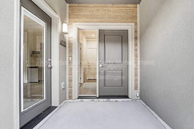 4305 Greentrail