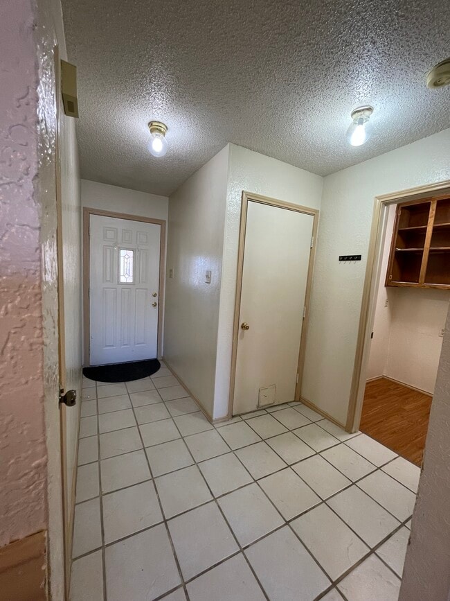 Photo - 1924 Willow Vale Dr