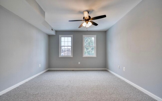 Building Photo - 214 S Regester St