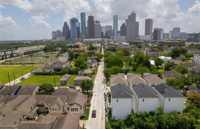 Building Photo - 1510 Robin St