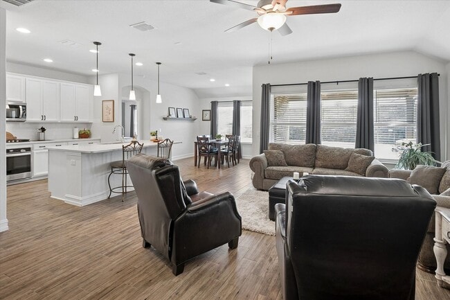 Photo - Immaculate 3 Bed, 2 Bath