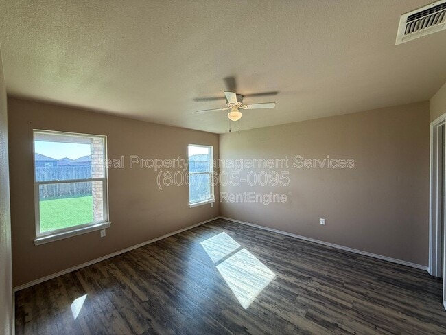 Photo - 2420 N Avenue P