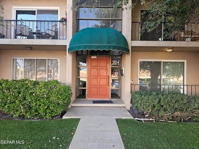 Building Photo - 252 Shadow Mountain Dr Unit E5 Rental