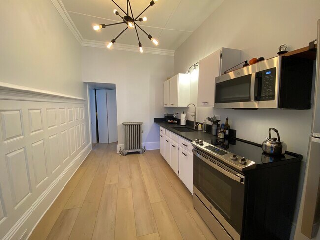 Photo - 31 Merrimack St