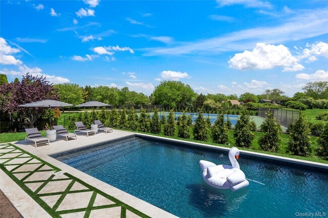 Building Photo - 4 Carriage Ln