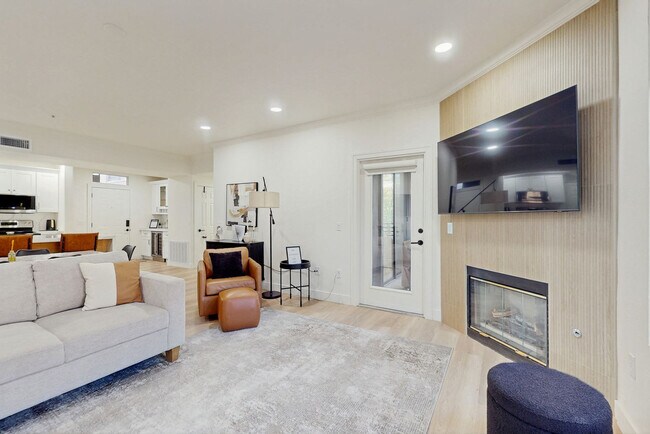 19777 N 76th St Unit SI ID1546393P