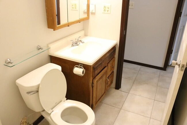 Photo - 407 Parker St Unit B