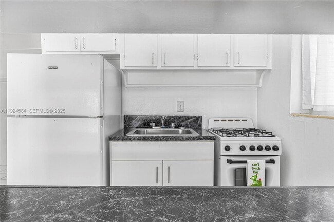 Photo - 1850 Meridian Ave Unit 12