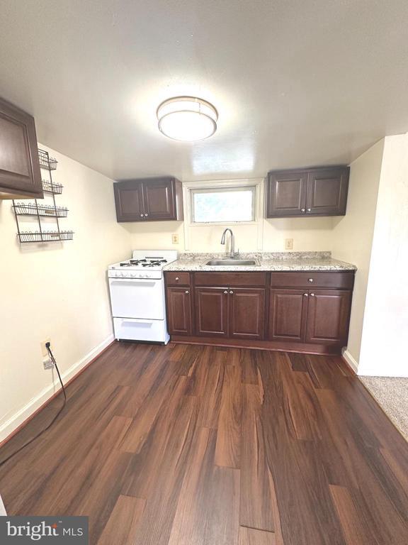 Photo - 806 18th St S