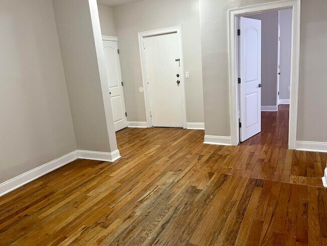 Photo - 546 Bergen Ave Unidad 1A