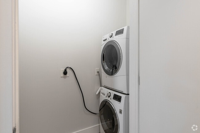 2BR, 2.5BA - 1,198SF - In-Unit Laundry