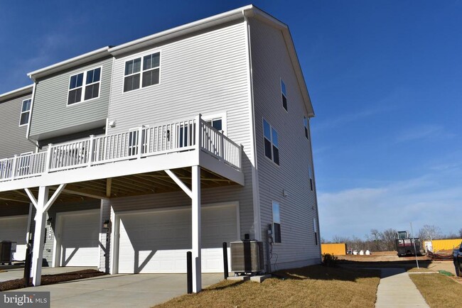 Building Photo - 224 Swan Fld Ave