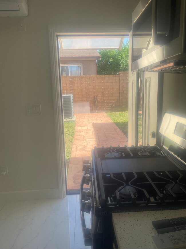 Photo - 1235 S Adams St Unidad #B