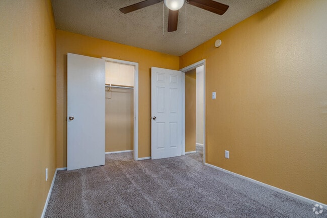 2BR, 1BA - 610SF Bedroom 1