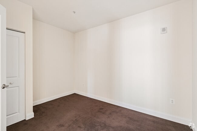 1BR, 1BA - 625SF - Bedroom