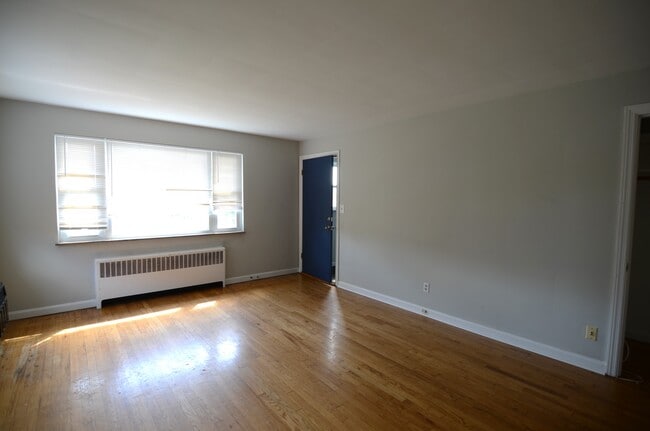 Photo - 4048 Longford Dr Unit 4