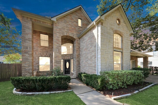Photo - 4422 Roundtree Ln