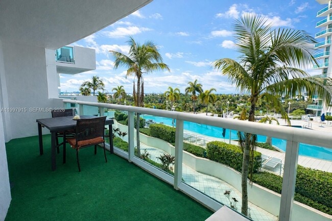 Building Photo - 7900 Harbor Island Dr Unit 706