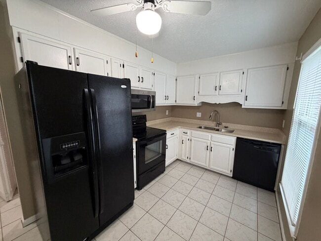 Photo - 103 Wenwood Cir