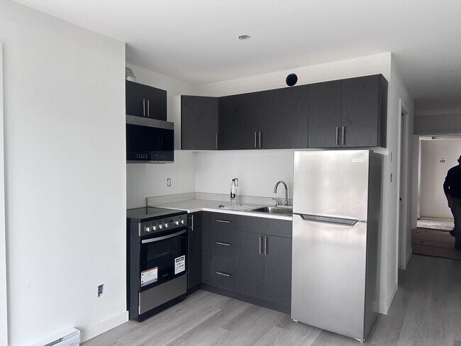 Photo - 995 England Ave