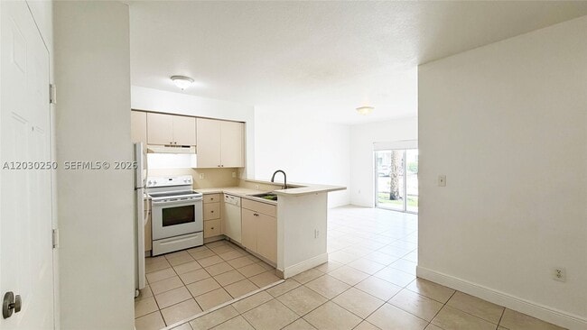 Photo - 11060 SW 196th St Unit 105