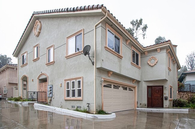 Photo - 3689 S La Cienega Blvd