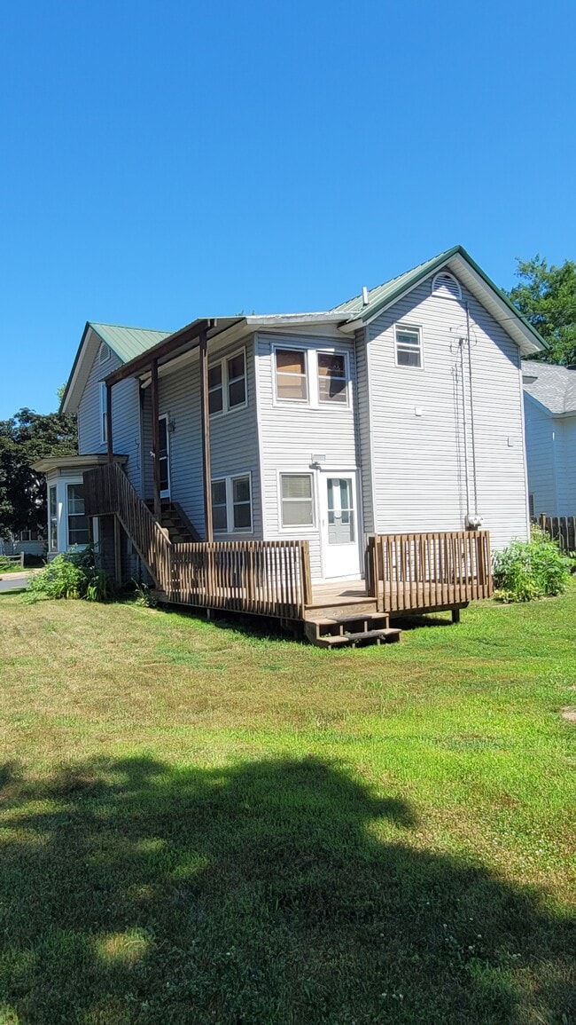 Photo - 127 W Spruce St