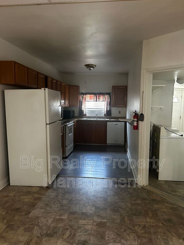 Photo - 441 Walnut St