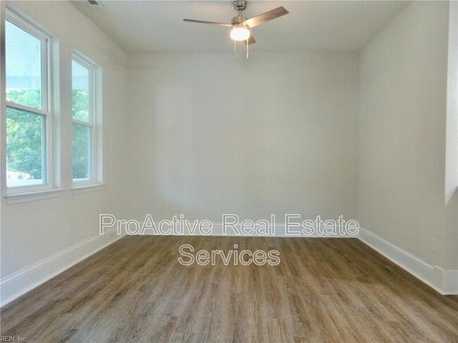 Photo - 838 W 48th St