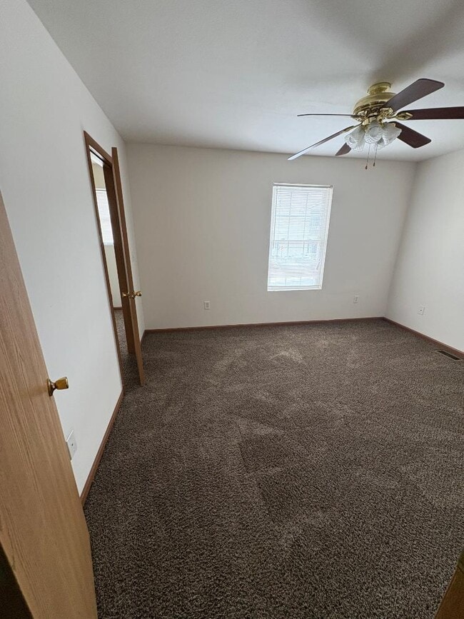 Photo - 100 Aldergate St