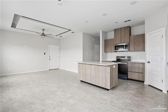 402 N Alexandrite Ave Unidad 2