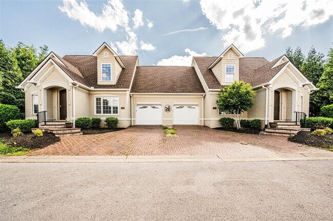 Photo - 841 Denzil Ave