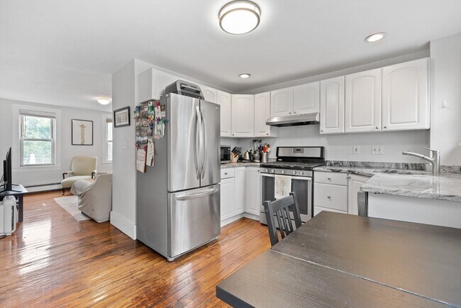 Photo - 526-528 Medford St Unit 1