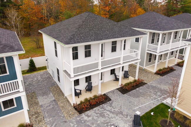 Building Photo - Ember Drive Unit 4 Ember Drive,  1