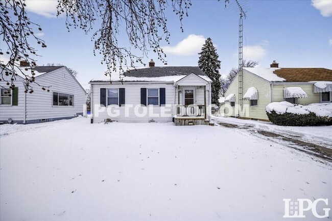 Photo - 202 Waggoner Blvd