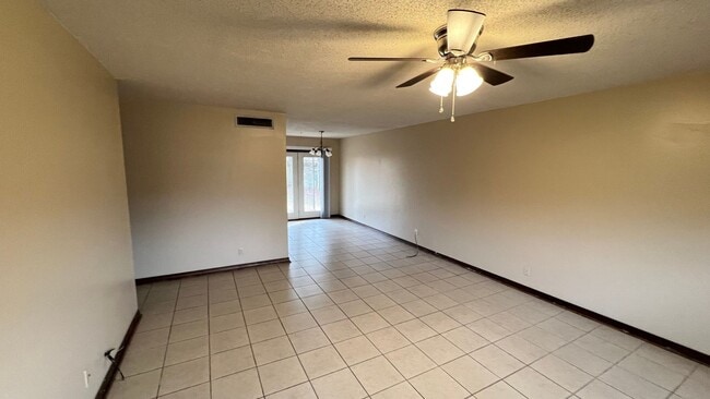 Photo - 1208-1210 N Nashville Place Unit 1208