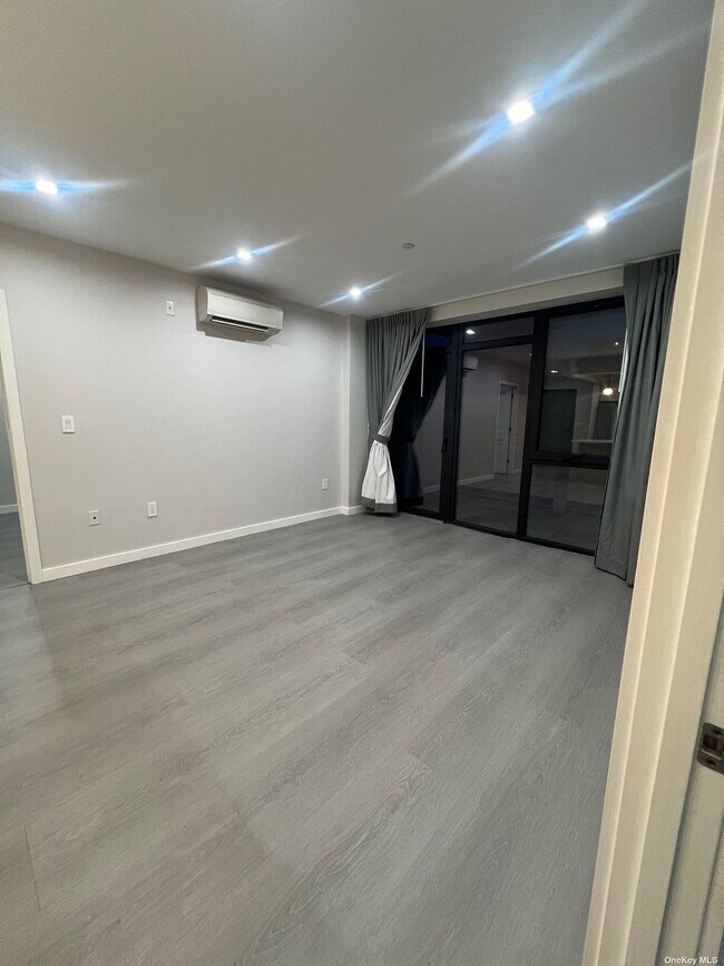 Photo - 43-08 52nd St Unit 302