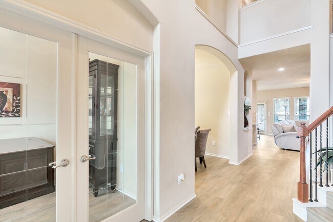 Photo - 10 W Lasting Spring Cir