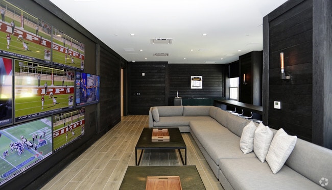 Photo - 65 Bay Street Apartments