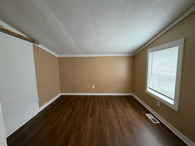 Photo - 145 Church St