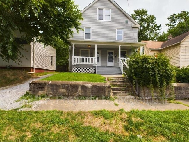 Photo - 693 Kling St