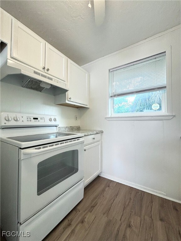 Photo - 3215 Jeffcott St