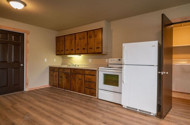 Building Photo - EN0064 James St Duplex- 2 Unit A