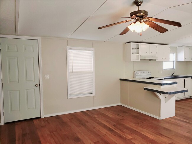 Photo - 401 S Woodson St