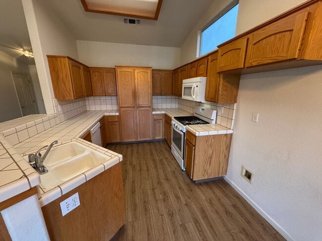 Photo - 1281 Howard St