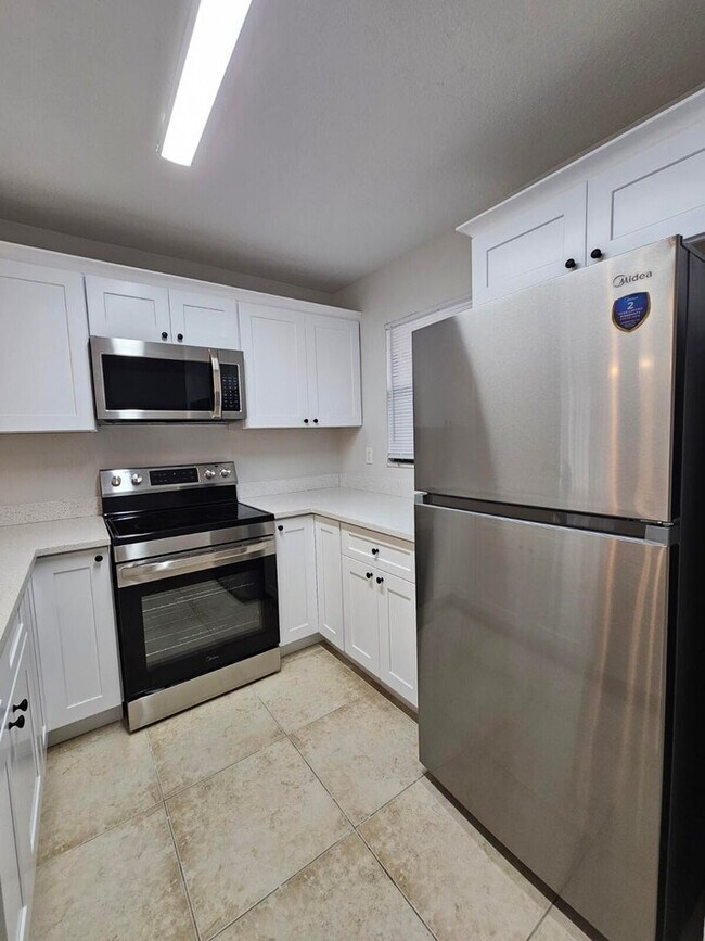 Photo - 1421 Windorah Way Unit E
