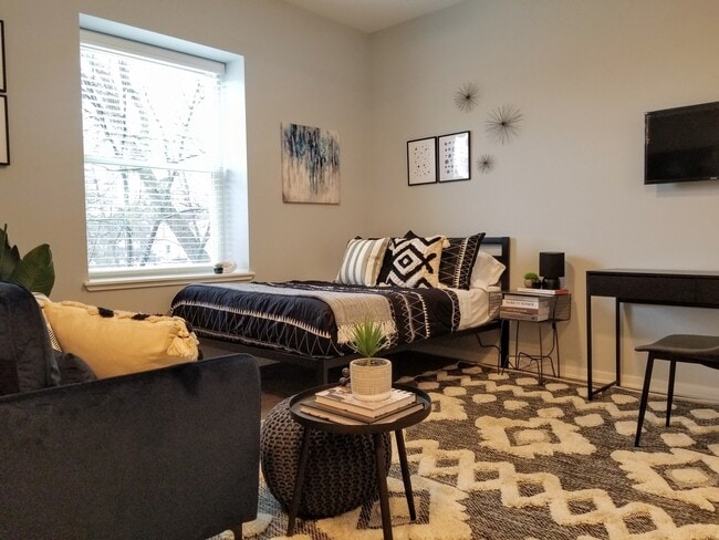 Photo - 5240 N Winthrop Ave Unit 311