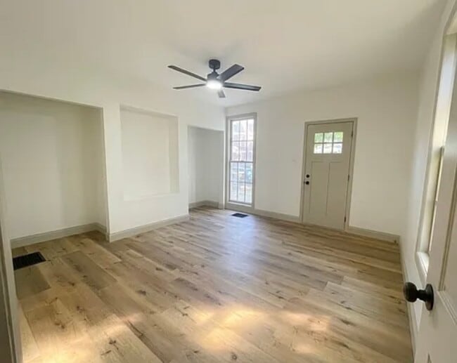 Photo - 826 Dayton St