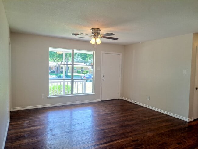Photo - Renovated 4 bedroom 2.5 bath