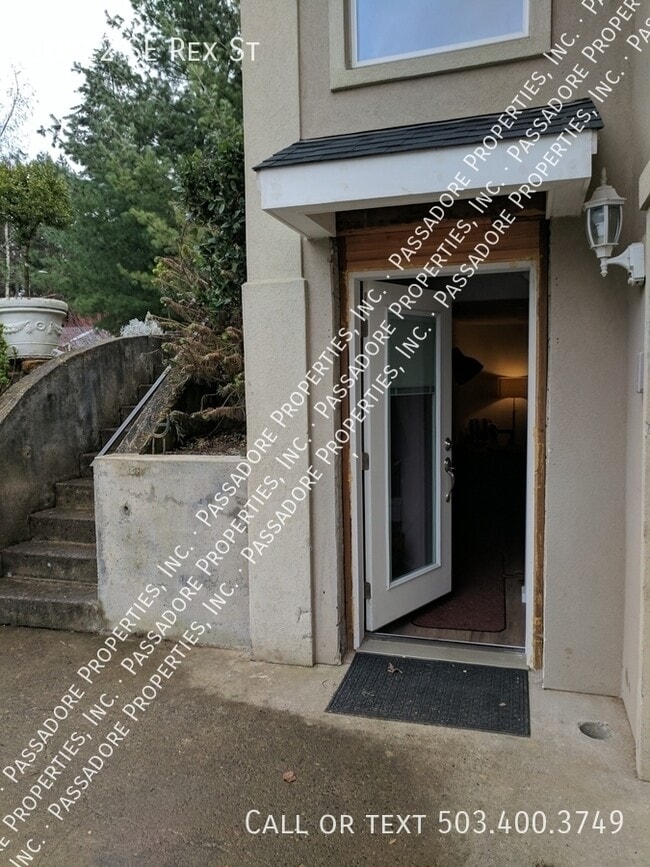 Photo - 10512 SE Rex St